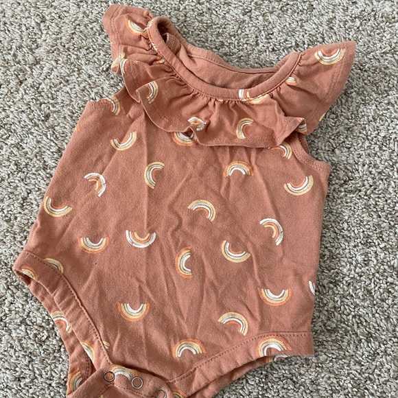 Grayson Mini baby girls rainbow ruffle bodysuit size 0-3 months - Picture 2 of 7